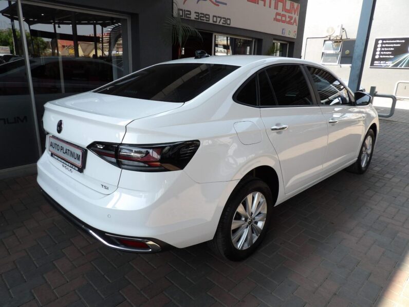 Volkswagen Polo Sedan 1.0TSI Life 2024