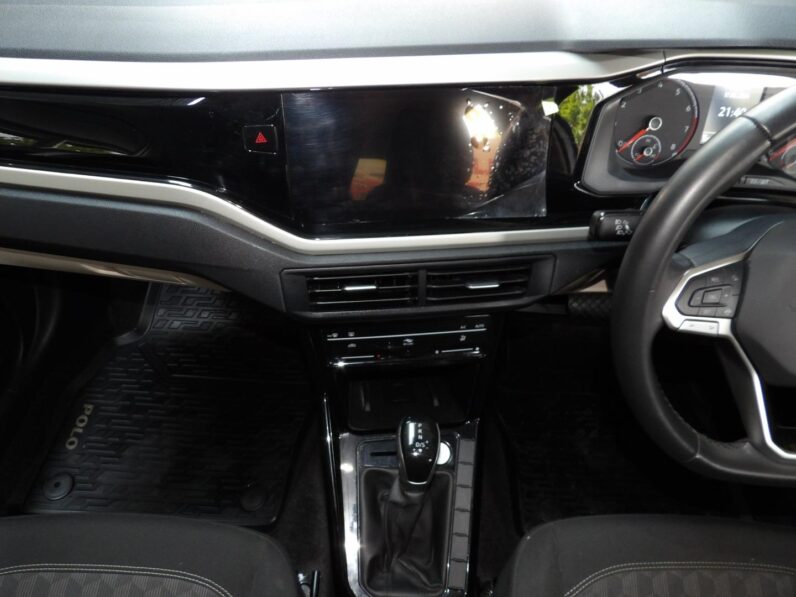 Volkswagen Polo Sedan 1.0TSI Life 2024