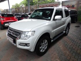 Mitsubishi Pajero 3-Door 3.2DI-D GLS 2015
