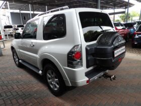 Mitsubishi Pajero 3-Door 3.2DI-D GLS 2015