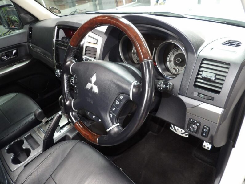 Mitsubishi Pajero 3-Door 3.2DI-D GLS 2015