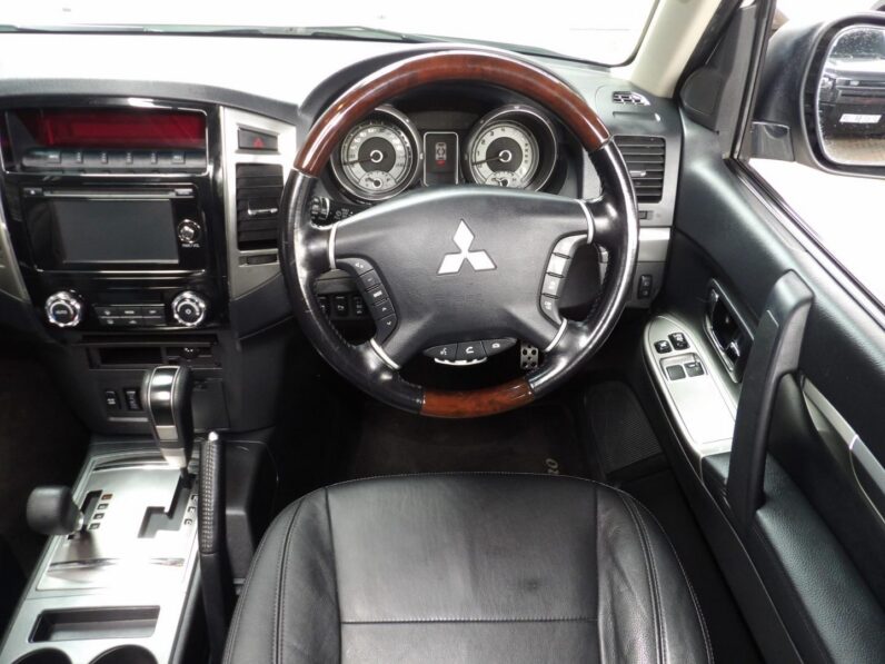 Mitsubishi Pajero 3-Door 3.2DI-D GLS 2015