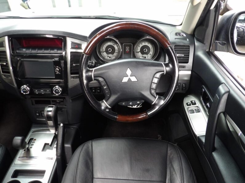 Mitsubishi Pajero 3-Door 3.2DI-D GLS 2015