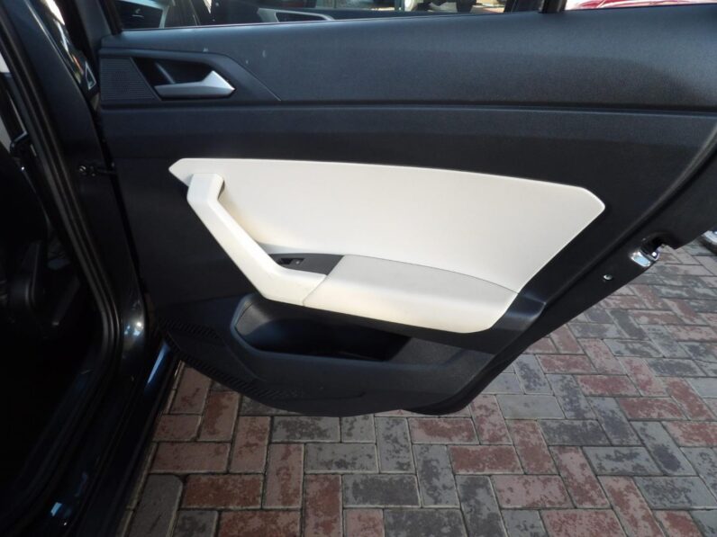 Volkswagen Polo Sedan 1.6 Life Auto 2023