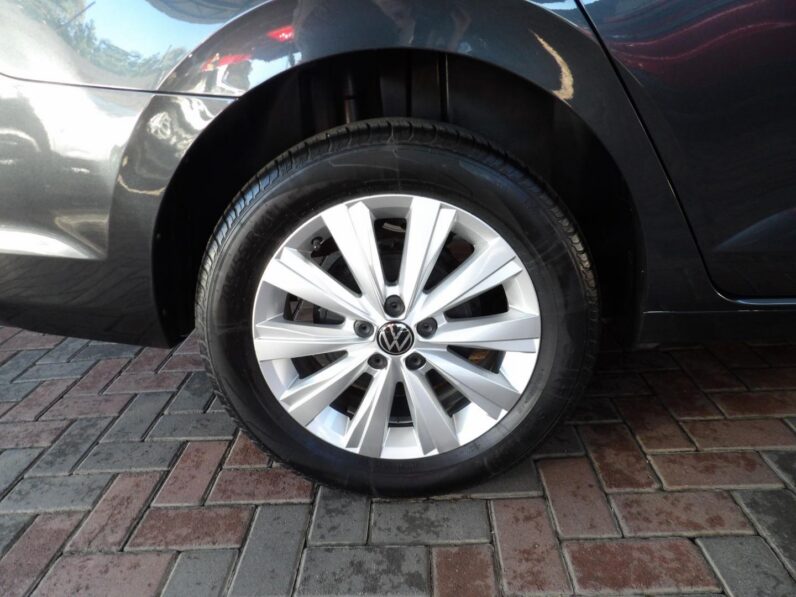 Volkswagen Polo Sedan 1.6 Life Auto 2023