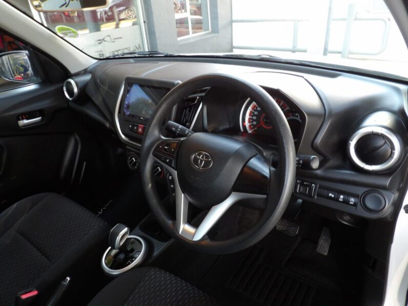 Toyota Vitz 1.0 XR Auto 2025