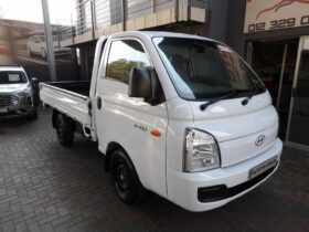 Hyundai H-100 Bakkie 2.6D Deck (Aircon) 2024