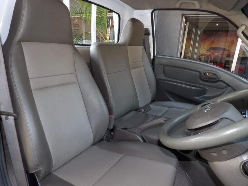 Hyundai H-100 Bakkie 2.6D Deck (Aircon) 2024