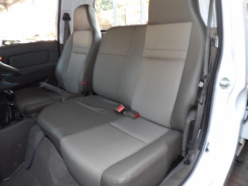 Hyundai H-100 Bakkie 2.6D Deck (Aircon) 2024