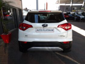 Mahindra XUV300 1.2T W8 2023