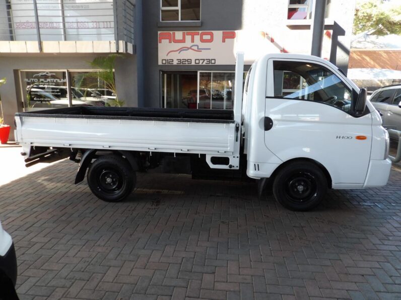 Hyundai H-100 Bakkie 2.6D Deck (Aircon) 2023