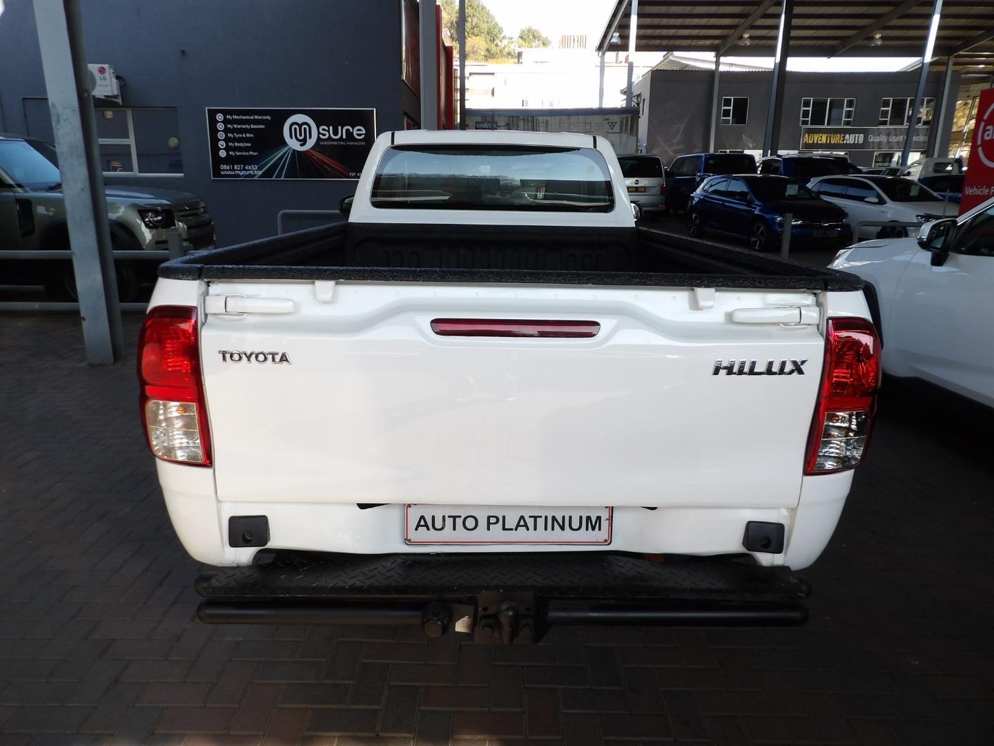 Toyota Hilux 2.0 S (Aircon) 2023